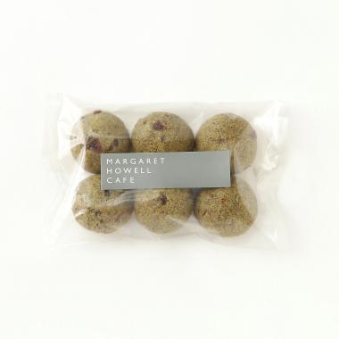 MARGARET HOWELL CAFE / LIGHTGREY & CRANBERRY BISCUIT