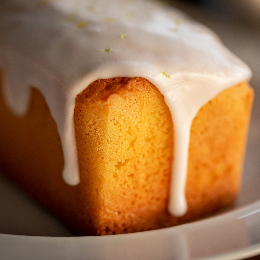 LEMON DRIZZLE CAKE
