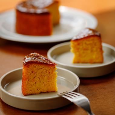 MARGARET HOWELL CAFE / ORANGE ALMOND CAKE