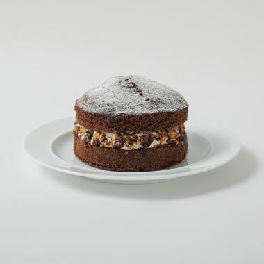 MARGARET HOWELL CAFE / COFFEE & WALNUT CAKE